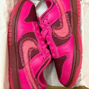 Nike WMNS Dunk Low Pink and Black
